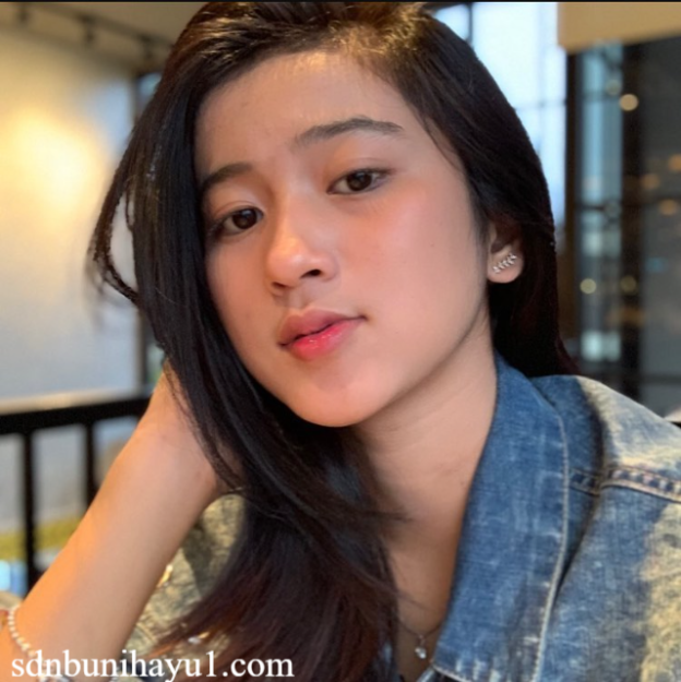 Biografi Nazwa Fidhia, TikToker Muda Indonesia